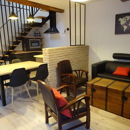 Chatte : Agreable Maison De Rue Luaran gambar